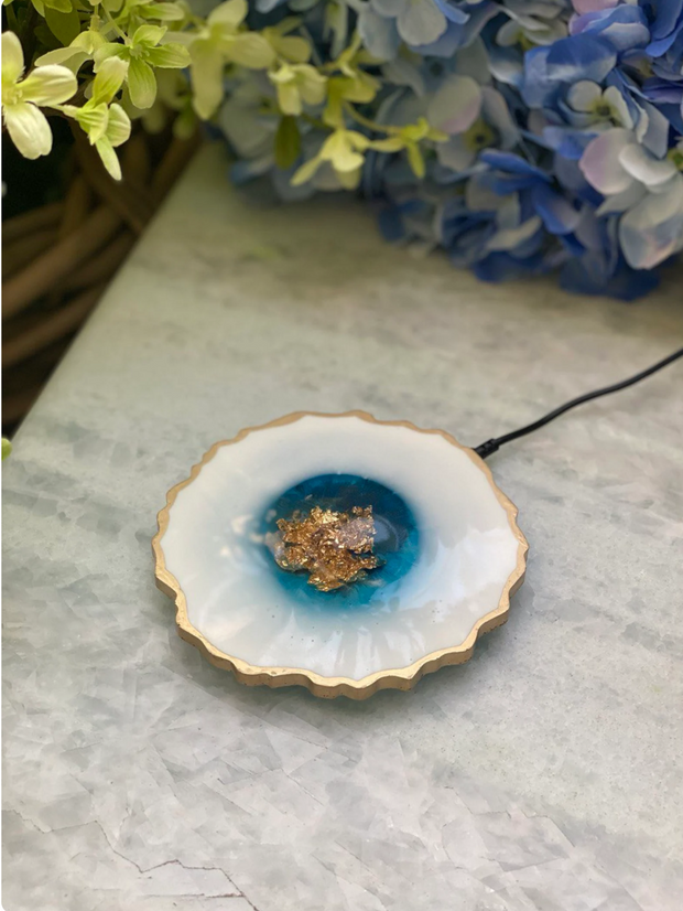 Resin Geode Wireless Charger - LED Qi Charging Pad with Crystal Design and Ambient Light Brodster Market